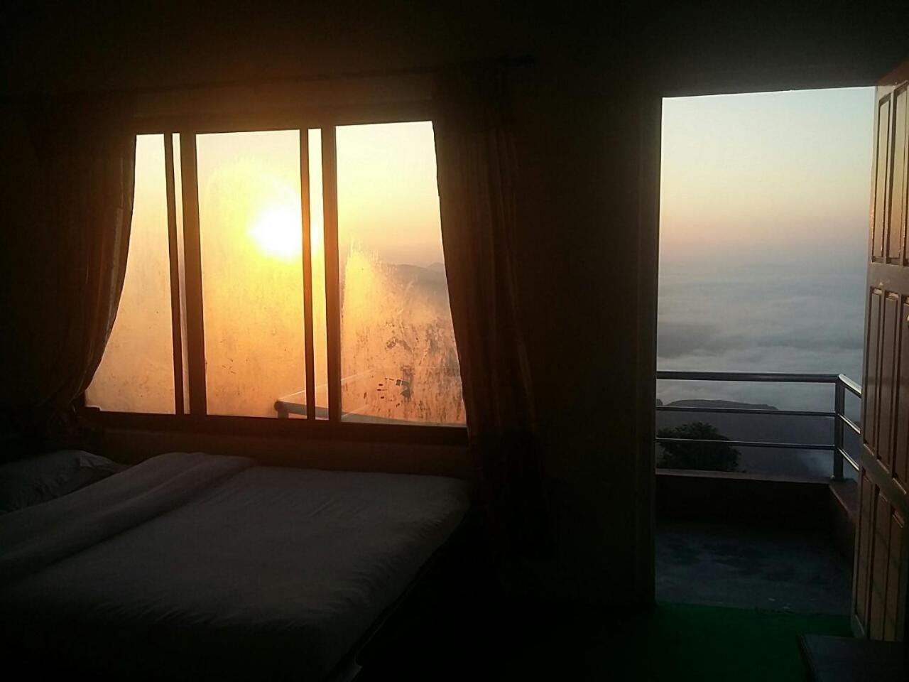 Himalayan Crown Lodge بوكْرا المظهر الخارجي الصورة