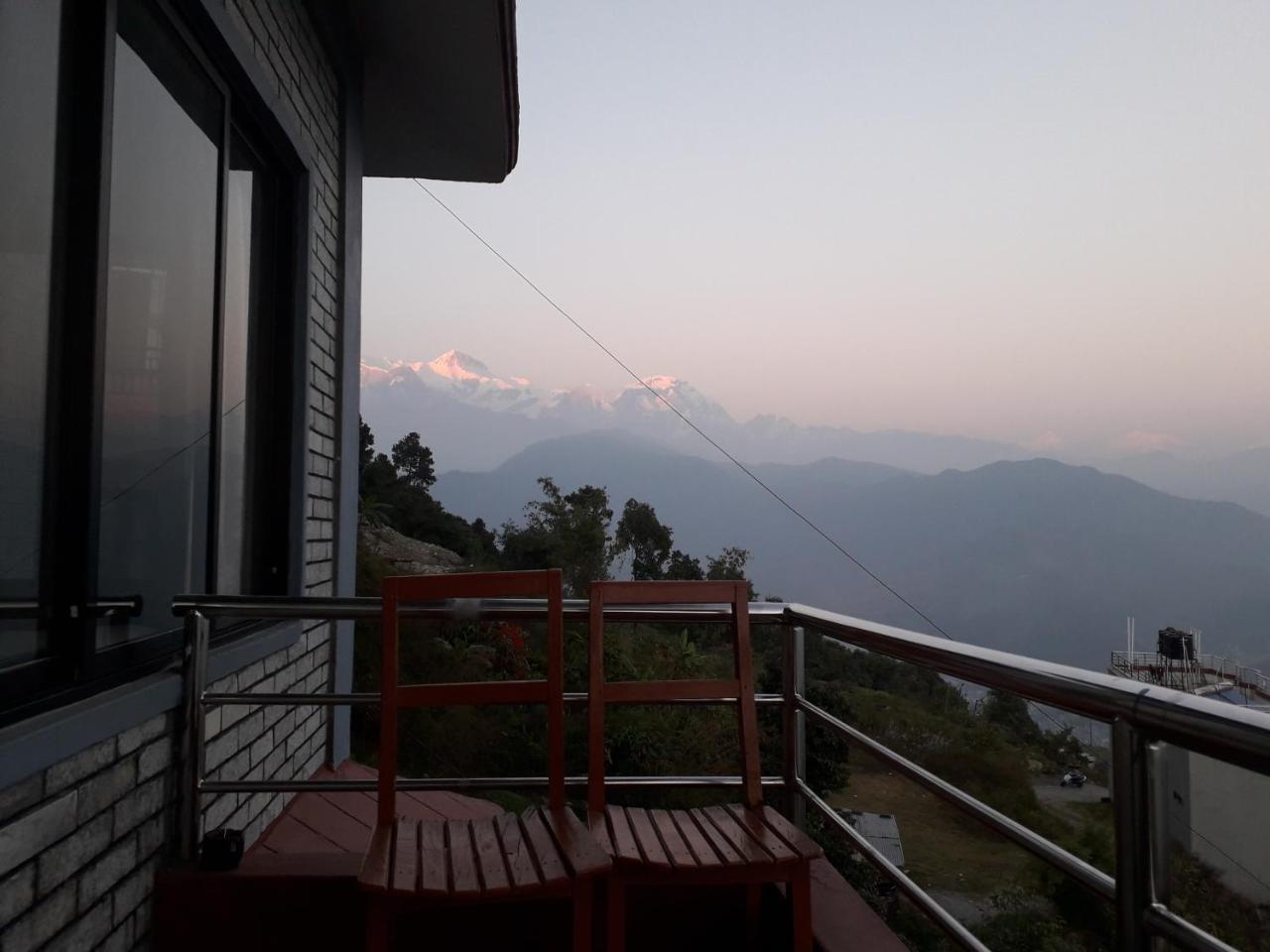 Himalayan Crown Lodge بوكْرا المظهر الخارجي الصورة