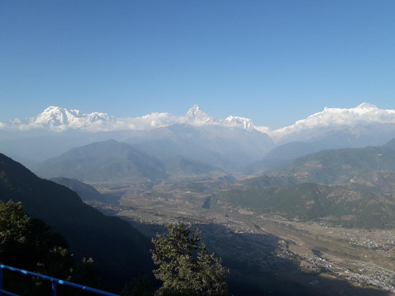 Himalayan Crown Lodge بوكْرا المظهر الخارجي الصورة