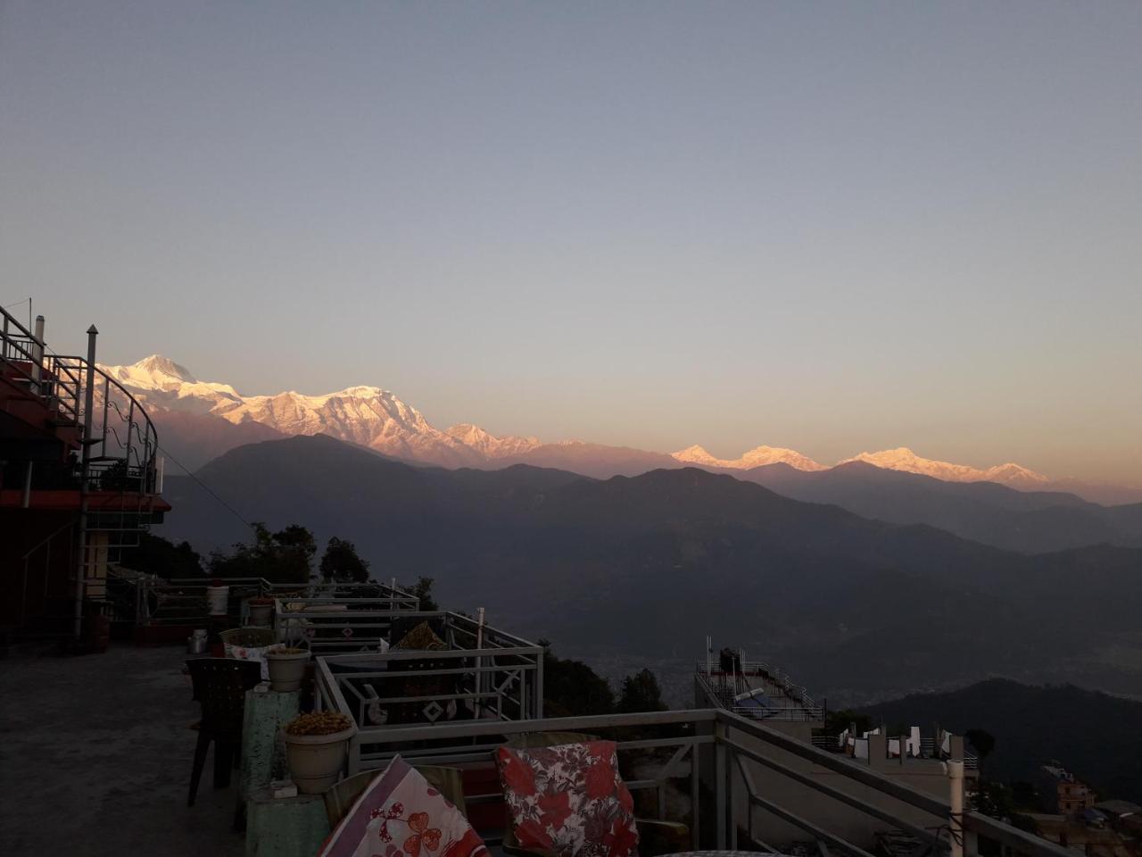 Himalayan Crown Lodge بوكْرا المظهر الخارجي الصورة